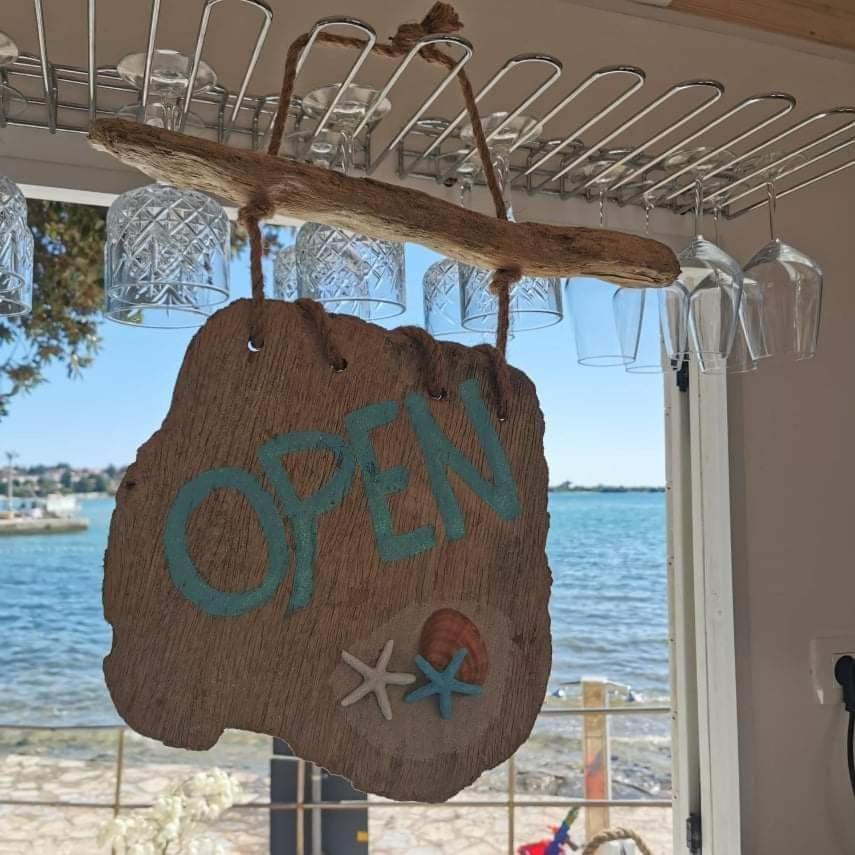 Apartment Villa Angelina, 70M From The Beach, Free Parking Novigrad Istria Eksteriør bilde